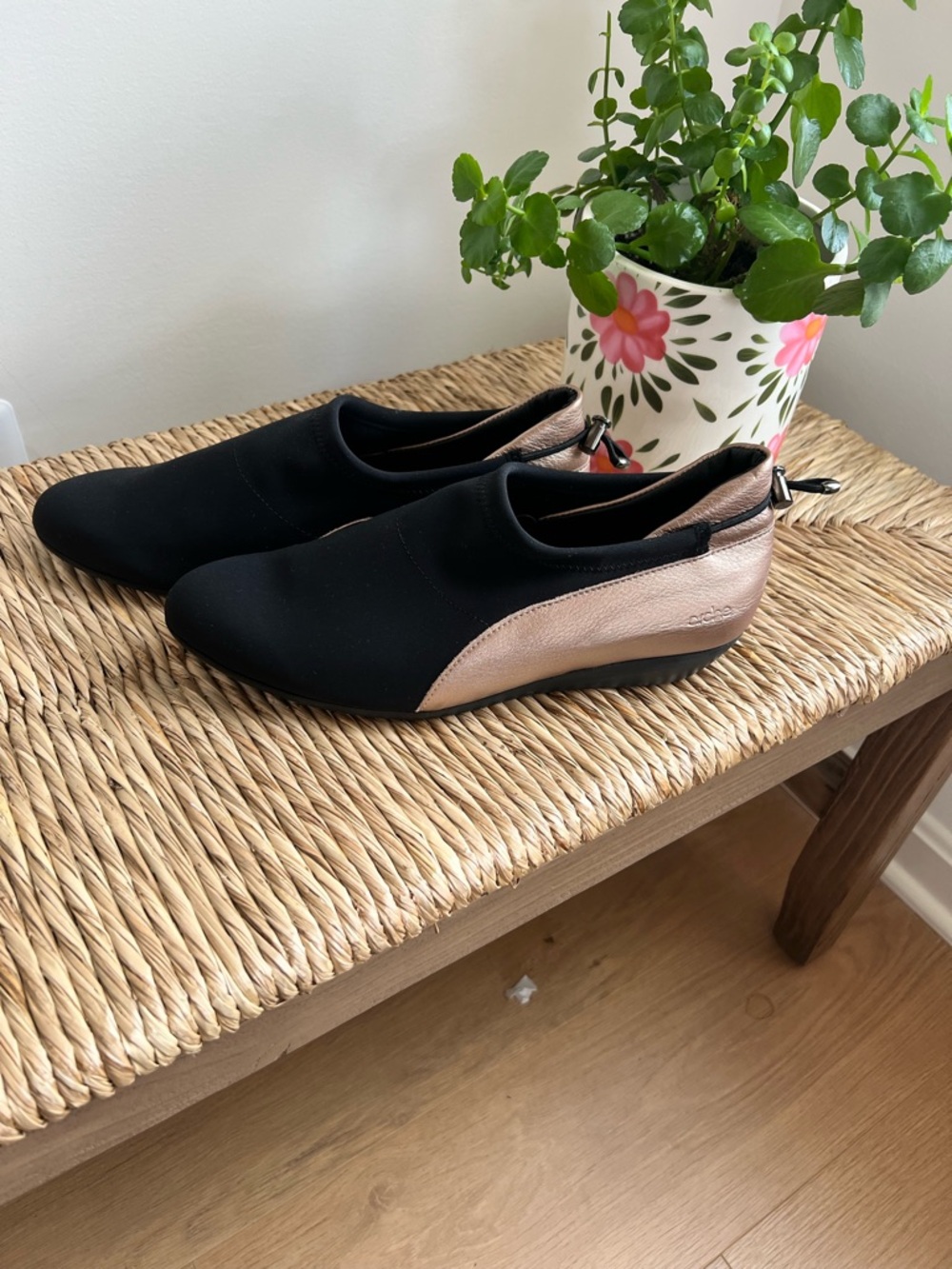 Arche Black and Leather Bronze Slip-On Women's Shoes. Size 41